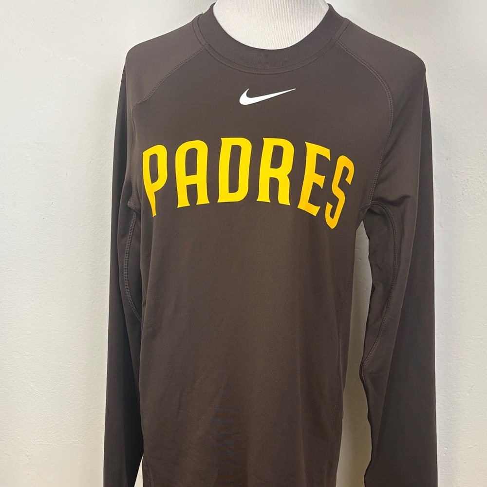 NWT Nike Padres Long Sleeve Men’s Medium